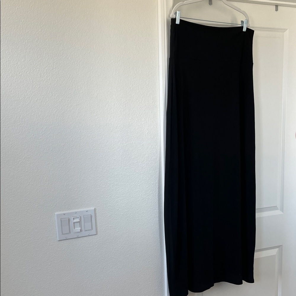 Elegant Black Pencil Skirt